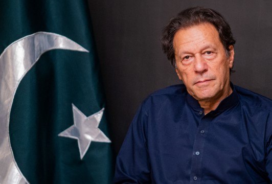 عمران خان: اعتراض در مقابل پادگان ارتش جرم نیست