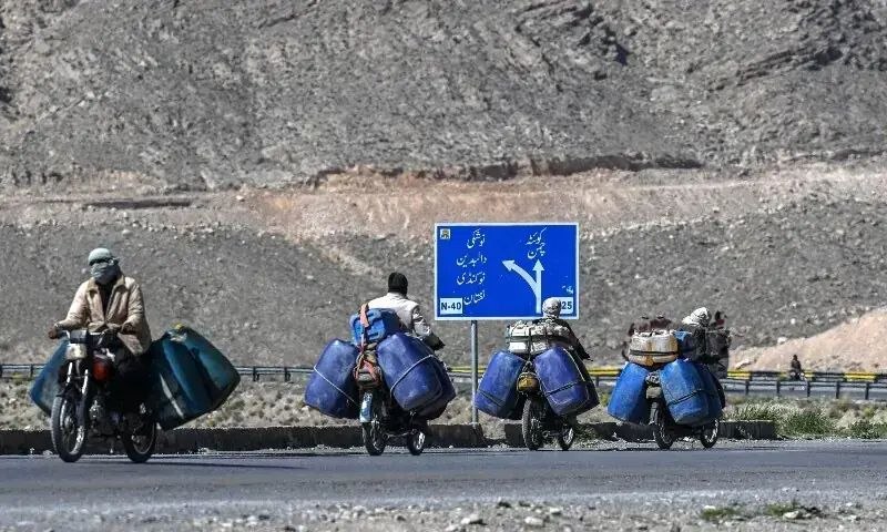 کاهش ۶۰ درصدی قاچاق سوخت از ایران به پاکستان در پی ناامنی‌های اخیر