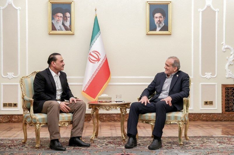 دیدار پزشکیان با فرمانده ارتش پاکستان در تهران
