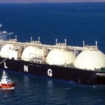 محموله LNG قطر پس از تغییر مسیر در بندر پاکستان پهلو گرفت