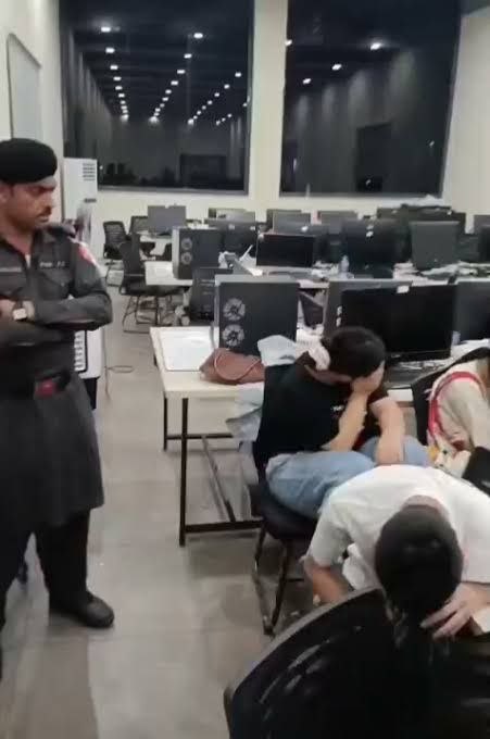 اخراج ۲۰ تبعه چینی از پاکستان در پرونده کلاهبرداری