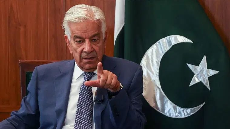 وزیر دفاع پاکستان خطاب به حزب تحریک انصاف: دیگر نمی‌توان پشت سیاست پنهان شد و به تروریست ‌ها کمک کرد