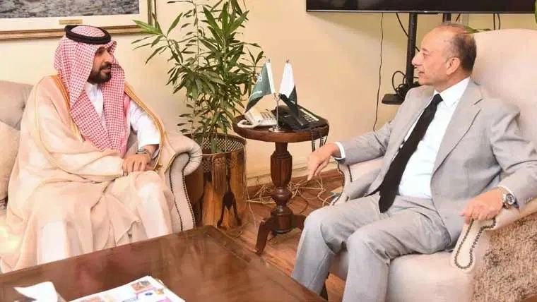 دیدار سفیر عربستان با وزرای دارایی و صنعت فناوری پاکستان