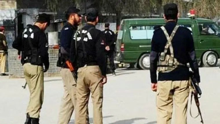 کشته شدن افسر پلیس پاکستان و محافظش در کمین تروریست‌ها!